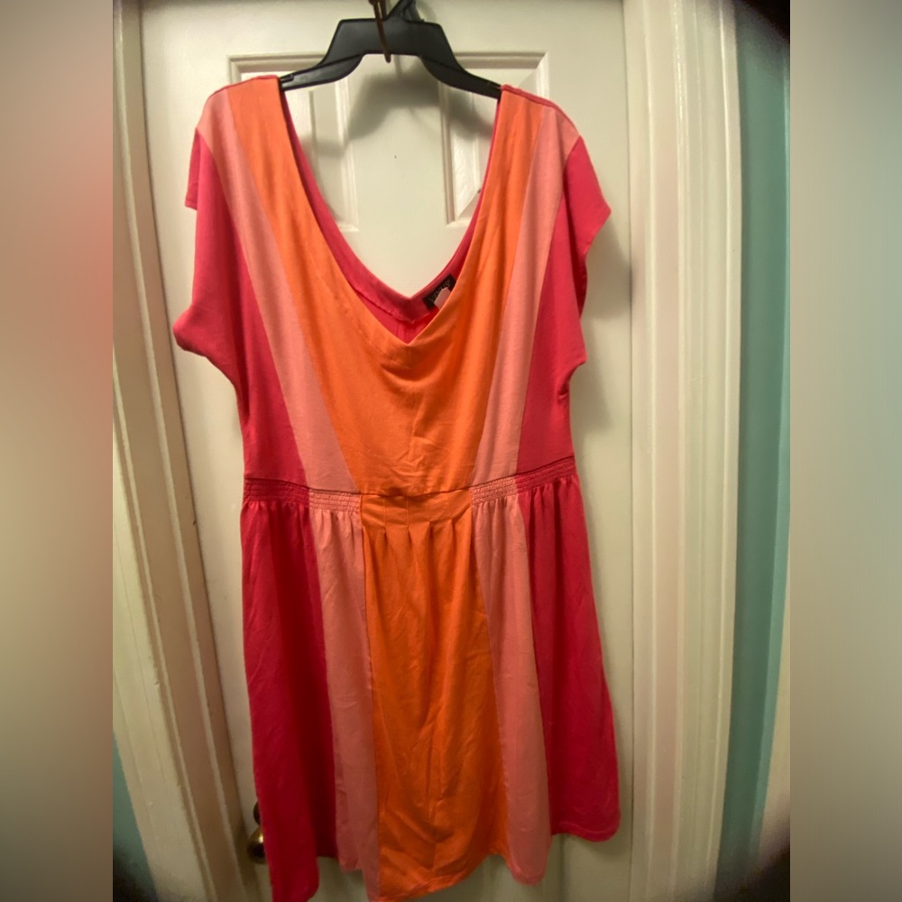 Venus Vneckline Colorblock Dress